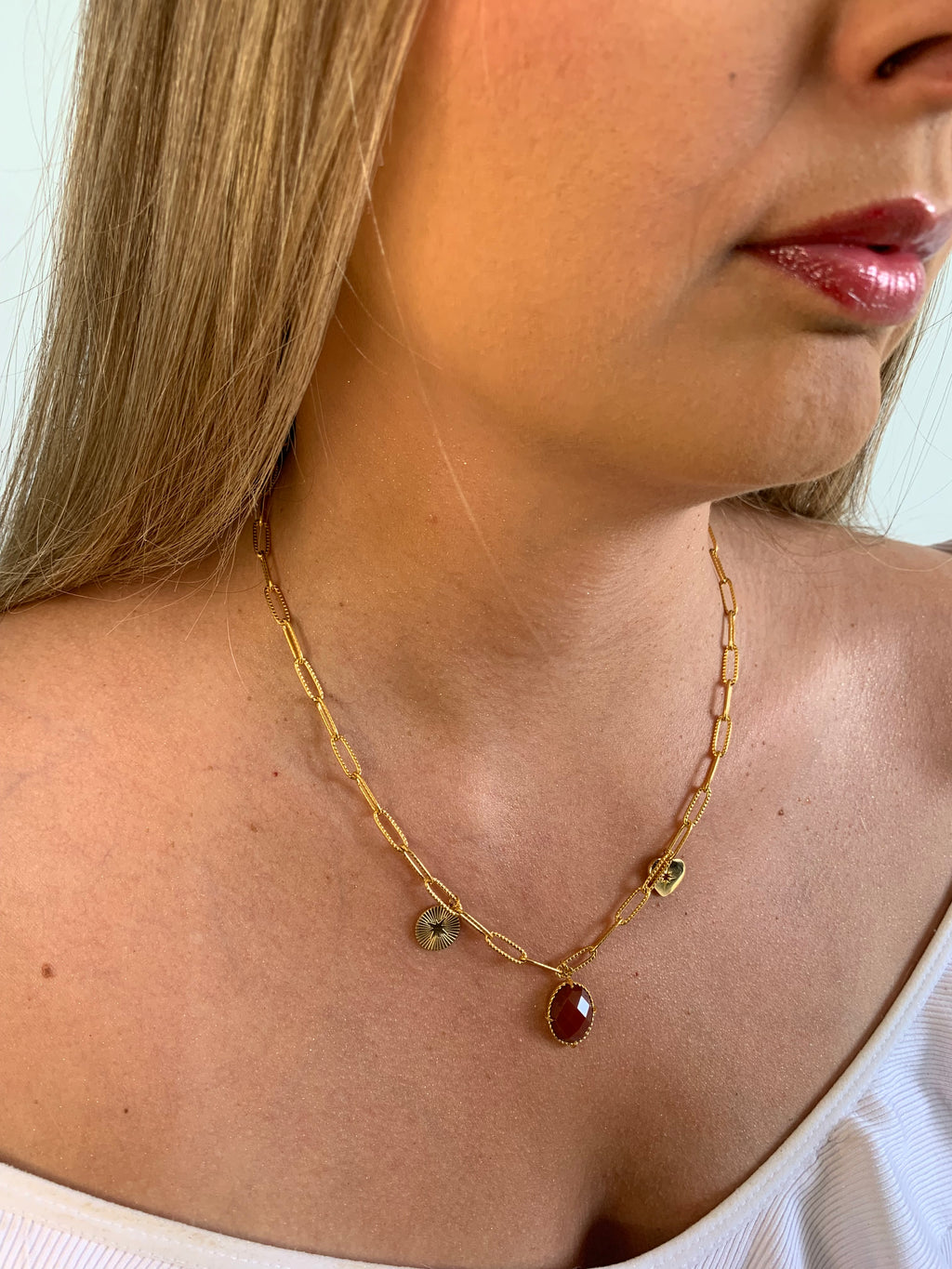 Collier  Diamant rouge